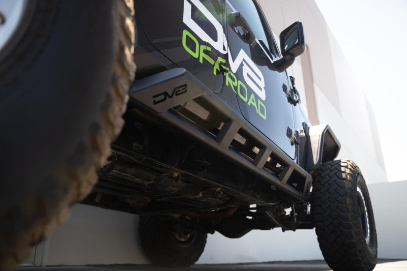 DV8 Offroad SRJL-07