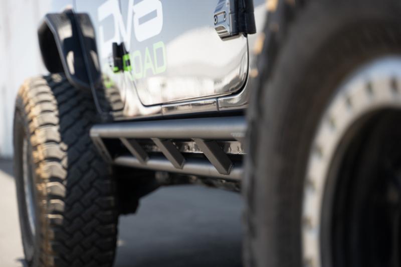 DV8 Offroad SRJL-07