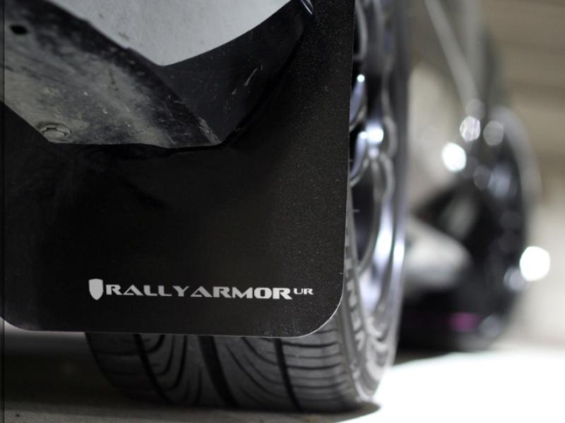 Rally Armor MF22-UR-BLK/WH