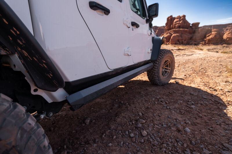 AMP Research 77135-01A